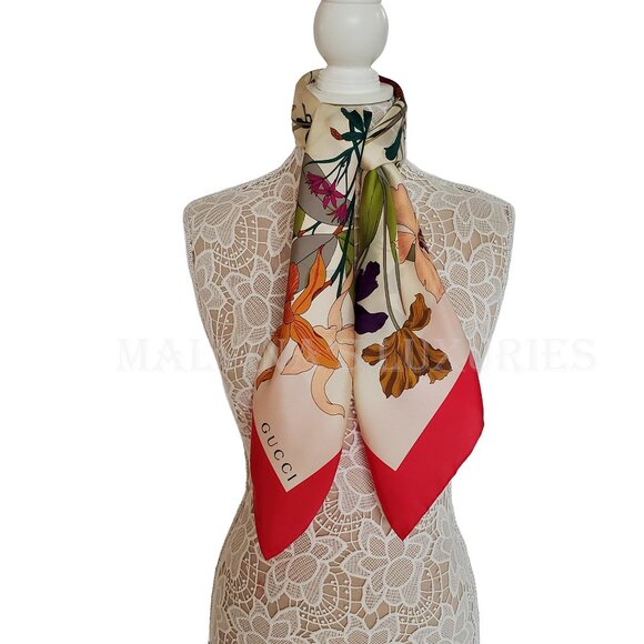 GUCCI SCARF FLORA GOTHIC PRINT IVORY SILK RASPBERRY BORDER SQUARE 35" - Picture 6 of 15